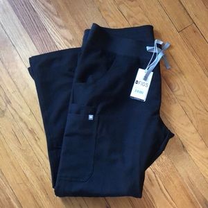 Black Kade Cargo Scrub Pants L Petite